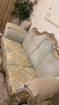 تخم ملكي • ١٠ مقاعد • طبلات