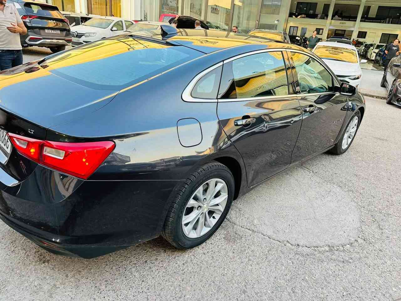شوفرليت ماليبو  🤍 2023 
مواصفات LT 
السياره مرقمه اربيل - رقم وفحص وهزه جديد لحد 2029 
فول عدا فتحه 
لون ( حبري عميق ) 
 الضرر - بوند جملغ - ( جملغ تعديل بارد ) واضح بالصور

مواصفات 
بصمة
ابواب بصمة
تشغيل عن بعد
شاشة ايباد
كشن كهربائي
كشن هيتر
تبريد قطعتين
كاميرا
رادار
بلاجكتور
ويل كب كروم مميز 
تحديد السرعة
تحديد المسار
نظام سبورت
نظام ايكو

عنوان:اربيل- معرض اربيل كارس
☎️***********☎️
