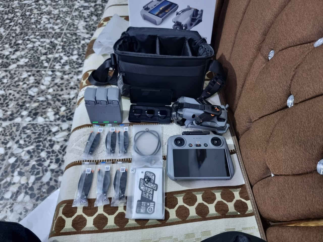 السلام عليكم  الوحش الصغير 
      DJI Mini 5 Pro Fly More Combo Plus
بلس احدث اصدار طيران 52 دقيقه 
غنيه عن التعريف ميحتاج اشرح مواصفاتهه 
ماخذهه جديده لوك بجيس مجربينه مرتين فقط 
بغداد مكاني ابيع فقط تواصل خاص او رقم هاتف 
***********
