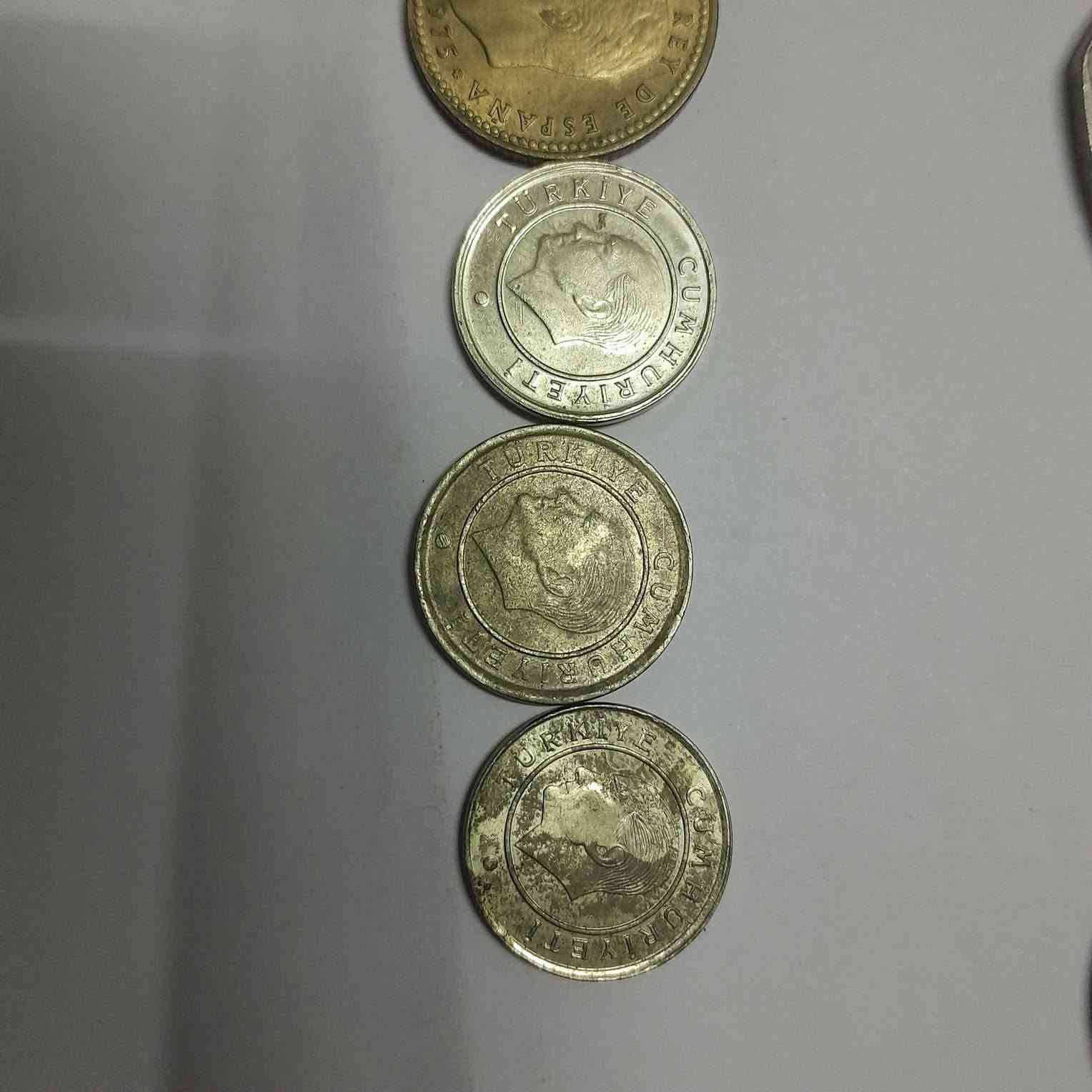 عملات للبيع/ يتوفر توصيل


**إذا كنت صاحب هذا الإعلان وتريد حذفه لأي سبب، رجاءا أرسل رسالة إلى الدعم الفني**