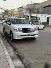 لاندكروز 2011 ستينه  السياره كفاله عامه من الصبغ والتبديل وبارد  جاهزه...