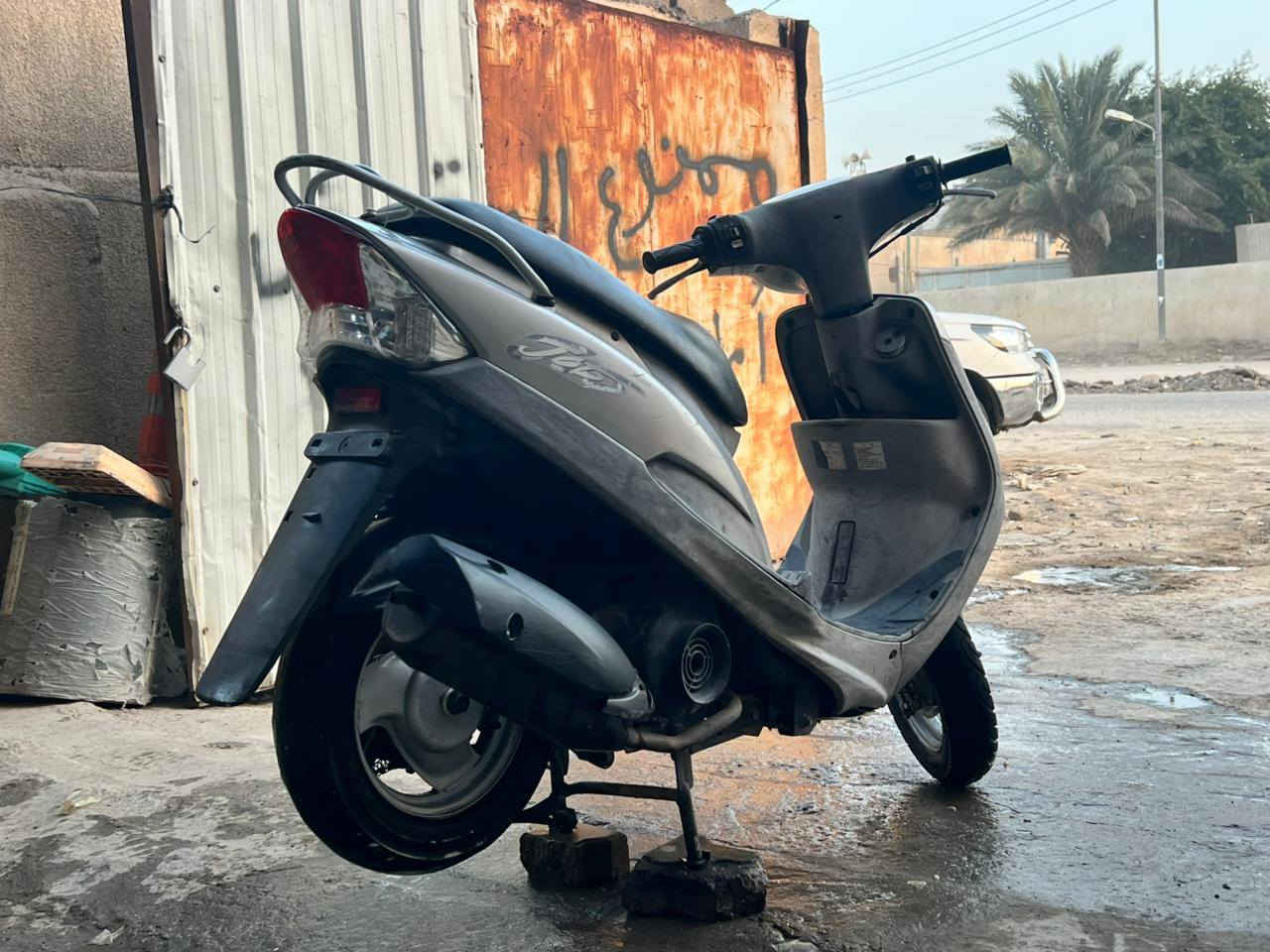 سلام عليكم
*ماكس منغولي*

*مديل 2009*

*لون رصاصي*

* ختم واحد*

*سوادات ملح*

*سويج عدد 2*

*سلف*

*هندر*

* لايت*

*اشاير*

*هون*

*فول نعومه*

*برغه مابيه نقص*

ملاحضه  نازله  صار  شهر  عنواني  ناصريه مركز
***********
