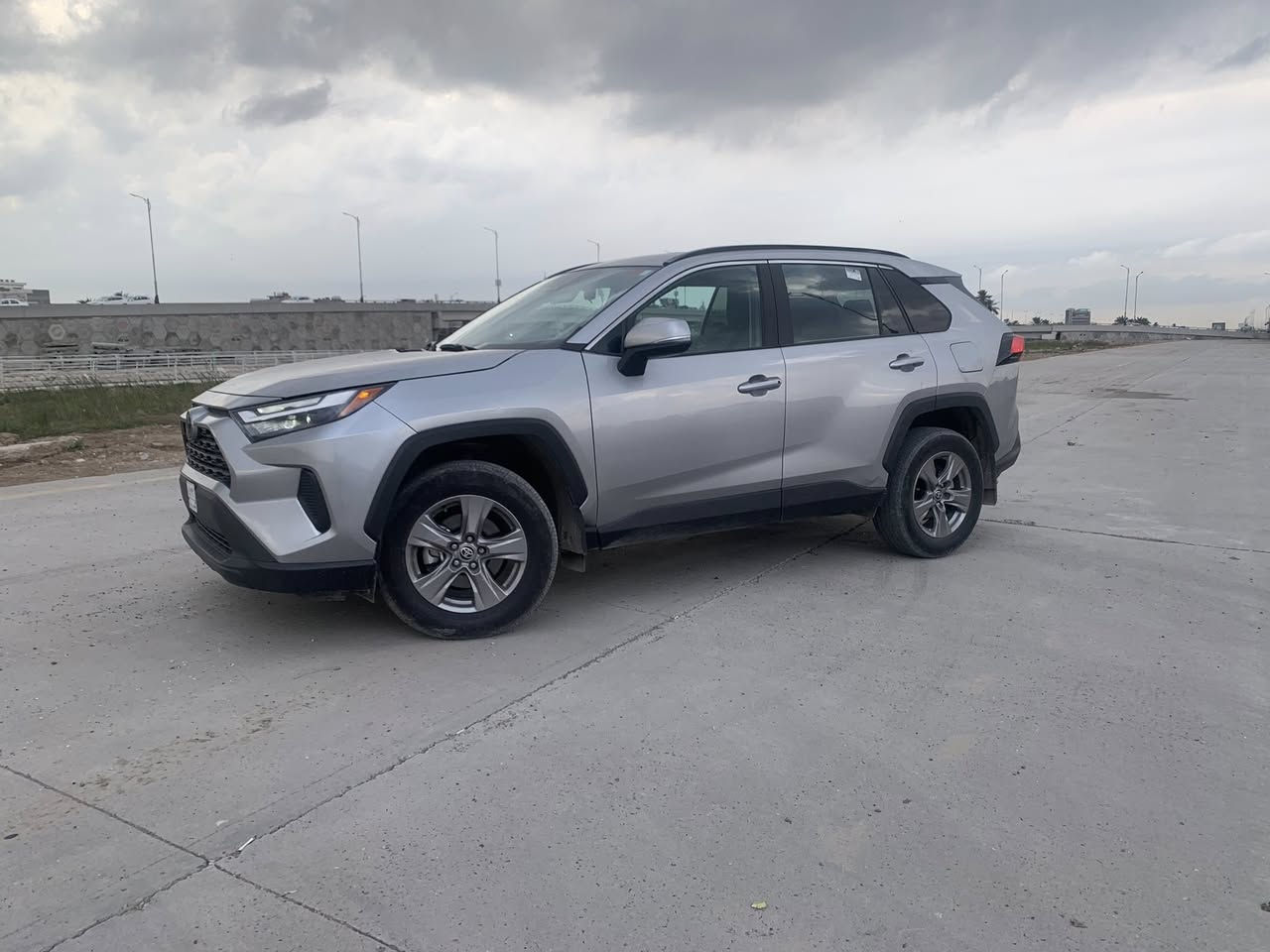 سلام عليكم 
تيوتا راف فور 2024 XLE فول عدا فتحه
سياره وارد امريكي  بجم وصندوق سليم 
بيه ست قطع صبغ  دوسه معدله جاهزه كير مكينه تبريد تدفئه كفاله على وضع الشركه جديده ماشي 39 الف كيلو سعر 189 بيه مجال بسيط مسويله هزه فقط باقي ترقيم 
***********
مكان السياره بغداد
