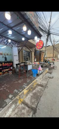 لام عليكم مطعم لبيع كامل مكمل كلشي بي غراض المكان الكريعات 07717436424