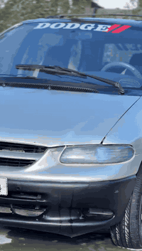 دوج كرفان موديل 2000لون أخضر فستقي بسمي مكينه وكير كفاله كهربائيات كله شغاله مكينه مال موديل 2007 حداديه زينه تخم تاير نقص بس تبريد مصبوغه عام بدون ضربه السعر 58  وبيه مجال
***********
