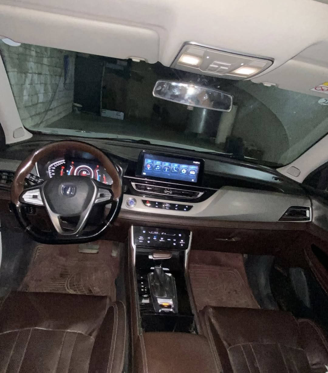 للبيع
السيارة: شانجان  CS75

الموديل: 2019

اللون: أبيض

رقم سلمانية  الإنكليزي بسمي شرط تحويل وكالة

السعر118 ورقة 

الاستفسار على الرقم 

***********

المواصفات الداخلية:

بصمة تشغيل 

تبريد 2 قطعة  تبريدها ثلج ❄️

شاشة أندرويد كبيرة لمس

شاشة تفاعلية 

بلوتوث

مثبت سرعة

تحكم ستيرن 

اتو هولد 

سايد بريك دكمة 

ثلاجة مشروبات 

مرايا كهربائية

جام كهرباء 

عدد 8 قطعة إيرباك (وسائد هوائية)

5 مكبرات صوت

نظام إنذار

نظام ملاحه (GPS)

المواصفات الخارجية:

أضواء LED

أضواء زينون

حساسات ضغط الإطارات

حساسات اصطفاف

كاميرا خلفية

كاميرا جانبية 

جناح خلفي

ويل كب عدد 4 

اشاير بالمري 

مري شفط 

اريل قرش (نفكيشن) 

المواصفات الميكانيكية:

محرك 1,800 CC  تيربو

4 سلندر

كير أوتوماتيك 

ماشية 99الف قابل للزيادة 

سنوية صالحة لغاية 2030
