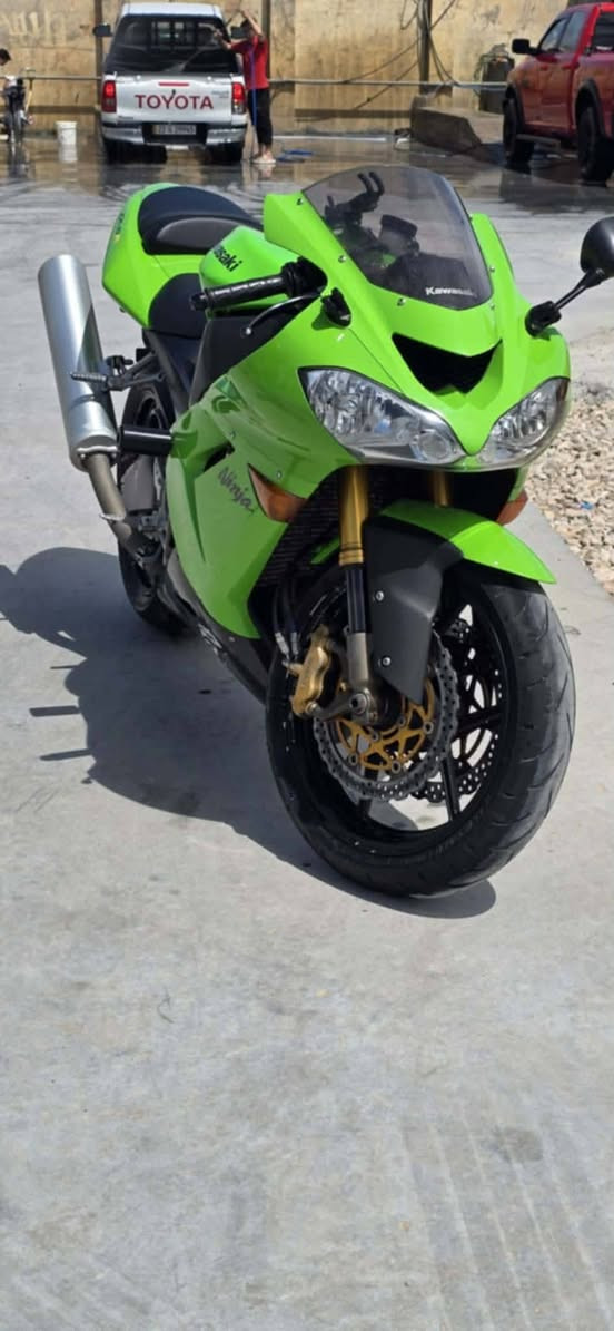 سلام عليكم كاوسكي zx10 حجمه 1000 c دراجه جديده بحالت الوكاله مصار فتره من داخله للعراق  السعر ٣٨ بيه مجال قليل مكان ديالئ بعقوبه *********** او مراوس بدراجه ازغر
