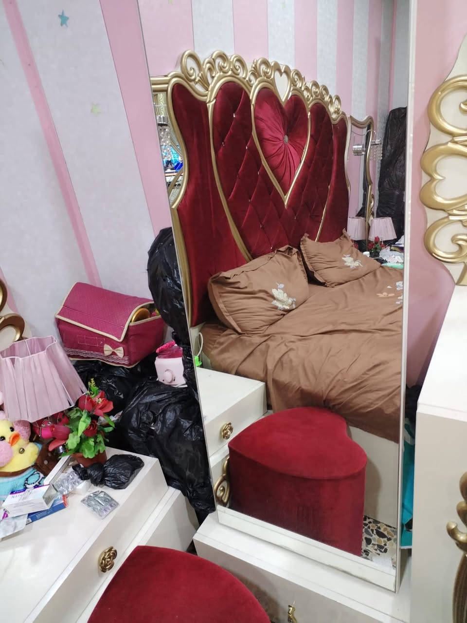 غرفه تركية للبيع مستعمله مكونه من 7قطع للاتصال على الرقم ***********
