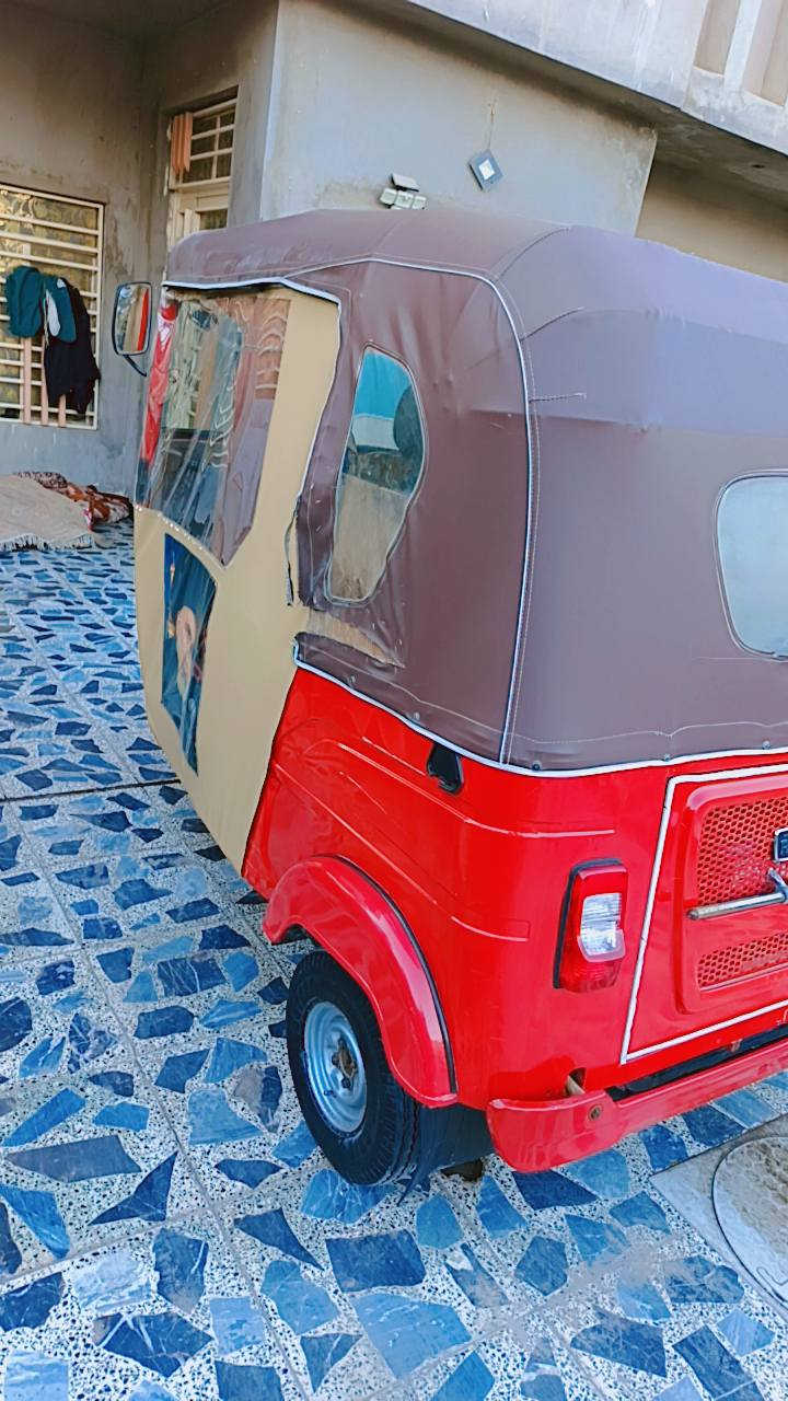 السلام عليكم تكتك للبيع موديل 2022 رقم كربلاء إنكليزي بسمي مكاني بغداد كفالة عامه مكينه ما مفتوحة شراي اتصل ***********
