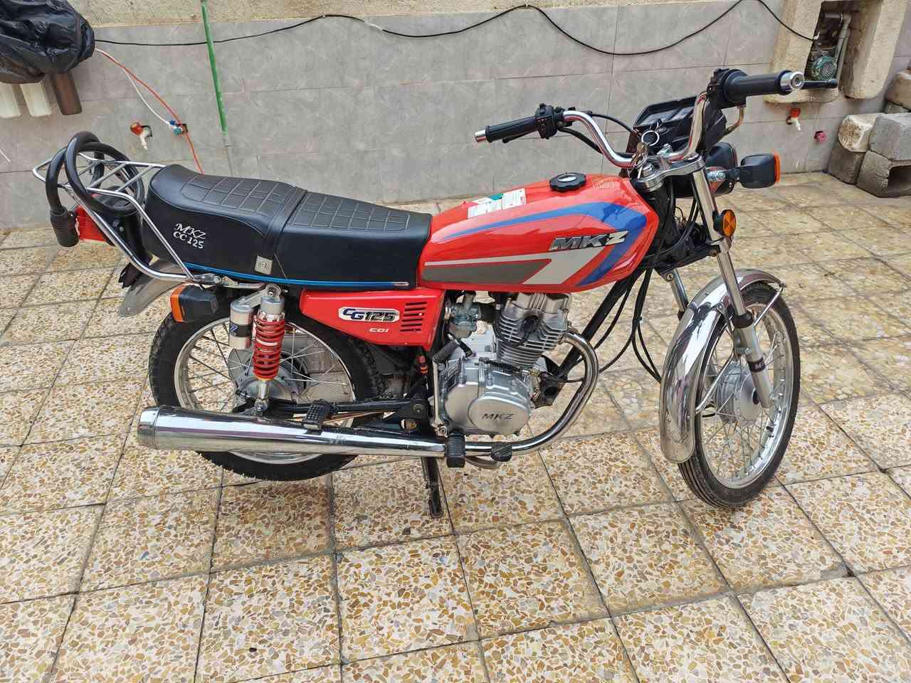 السلام عليكم
دراجة مال إيران mkz بعدها جديدة ما ماشية  مسوينها أوراق مبدلين شاصي وكيلها سيد خلدون السعر١١٠٠وبيها مجال للشراي *********** 
لاتكلي امسح المنشور أنه جايك
