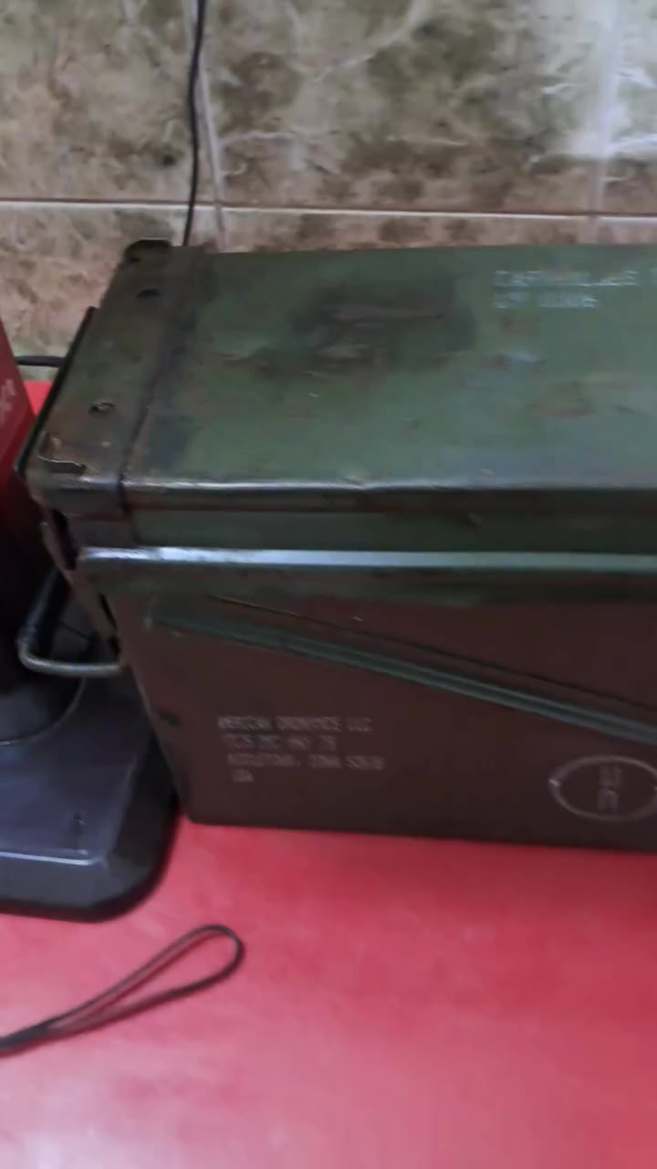 صندوق عدة قديم السعر ٤٠الف قفل يوجد توصيل ***********سيد عباس
