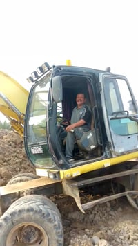 حفارة 165لبيع جاهزة07804003451