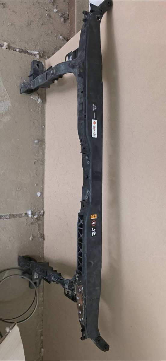 بدنه وبراكيت  النترا N البدنه مفطوره والراكيت شويه بي عواج  سعر ثنين  50 الف
...***********وات ساب فقط

للعلم سعرالبدنه بوحدها 200 دولار مشتريها ولبراكيت 150
