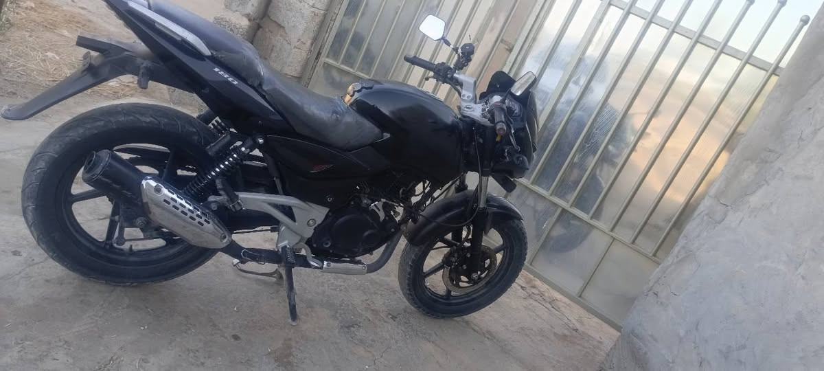 للبيع سعر 675 وبيها مجال قليل بلادي مكينه خرسه***********
