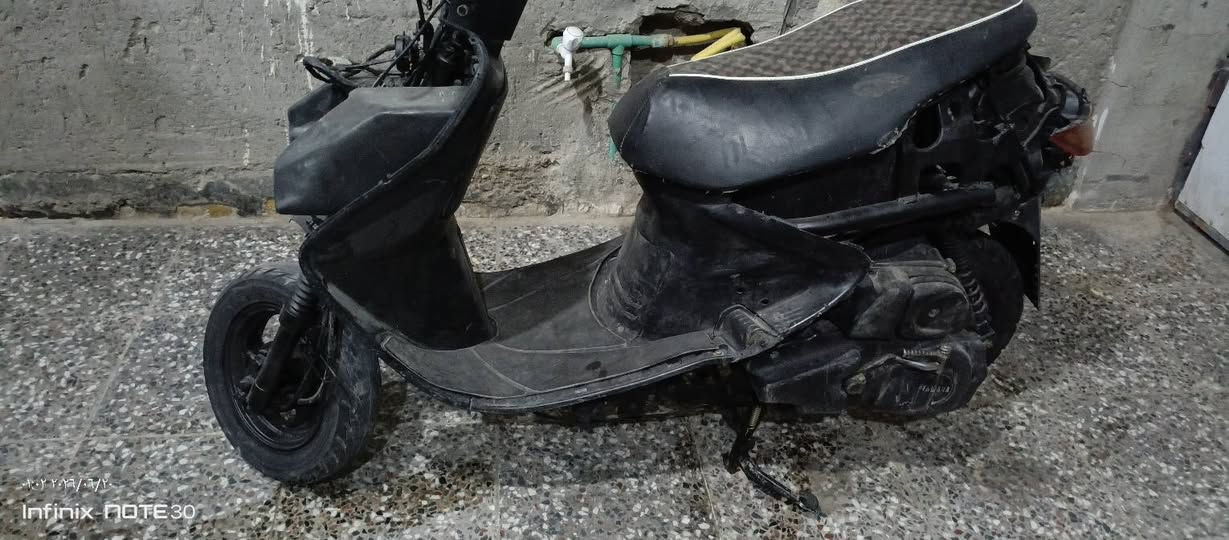 سلام عليكم فراشه نثيه لبيع شغاله نضفت القبق مال الهندر وماعرفت اشلون اشده كهربايات كولها شغاله بيها صجمات مال السلف اتبدلهن دراجه حلوه السعر ٣٠٠وبيها مجال العنوان نجف كوفه الاتصال *********** غير متواجد عل فيس
