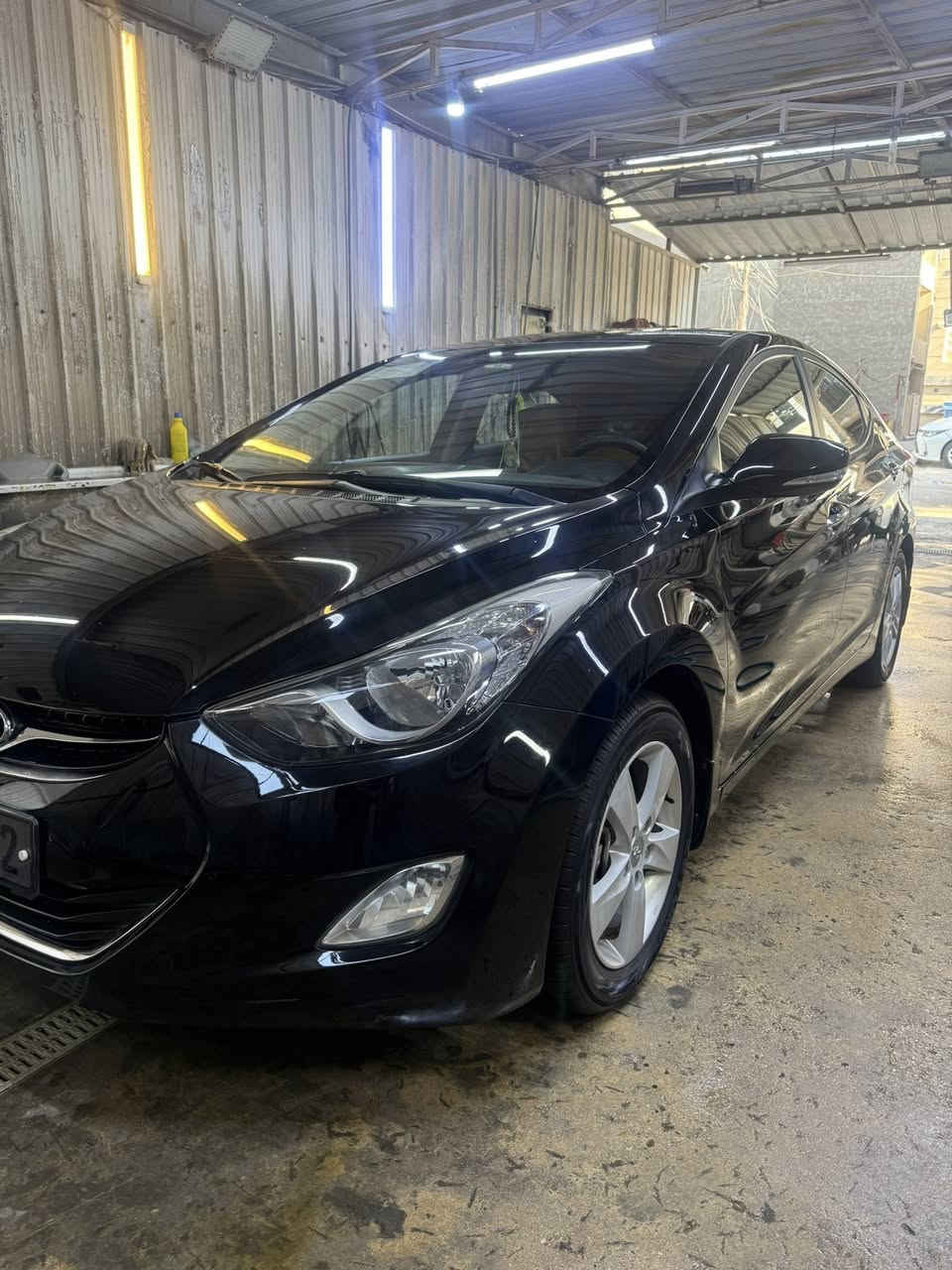 سلام عليكم سباب سيارة النترا موديل 2014 اسود ملكي فول مواصفات GLS مكينة1800السيارة مكفولة من الدعامية للدعامية خليجية عداد المسافة 79الف تخم تايرات شركة السبير ما نازل كشن السائق كهرباء فتحه سقف جام بولرايز الكشنات بعدهم لا يلون الشركة بيها السويج الحتياط والنفاظة والكتلوكات بعدهم بالجيس وما عتقت اكو بنضافتها بكل بغداد حساس خلفي بلاد الارضيات الشركة بالجيس بغداد بسمي السعر 140 ورقة *********** غير متواجد بالفيس
