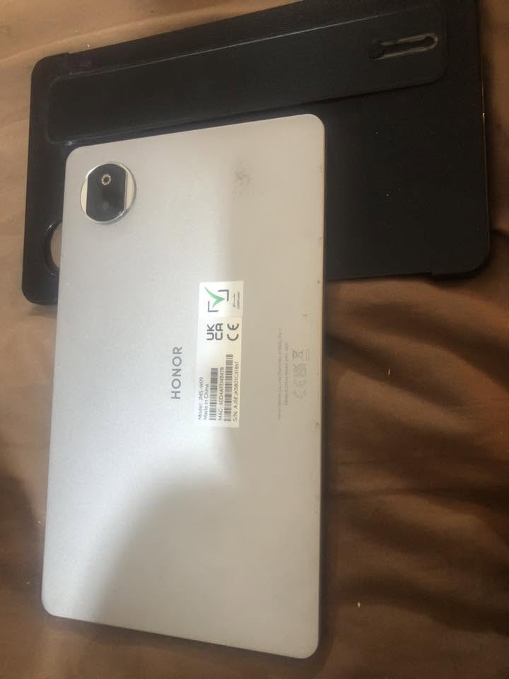 Honor Pad X7
             للبيع.     
جديد استخدام قليل 
مده تشغيل 100ساعه  موضح بصوره
ذاكره.  128
كرتونه موجوده ملازماته كلها موجوده وجدد 

سعر.     225.   و بي مجال


**إذا كنت صاحب هذا الإعلان وتريد حذفه لأي سبب، رجاءا أرسل رسالة إلى الدعم الفني**