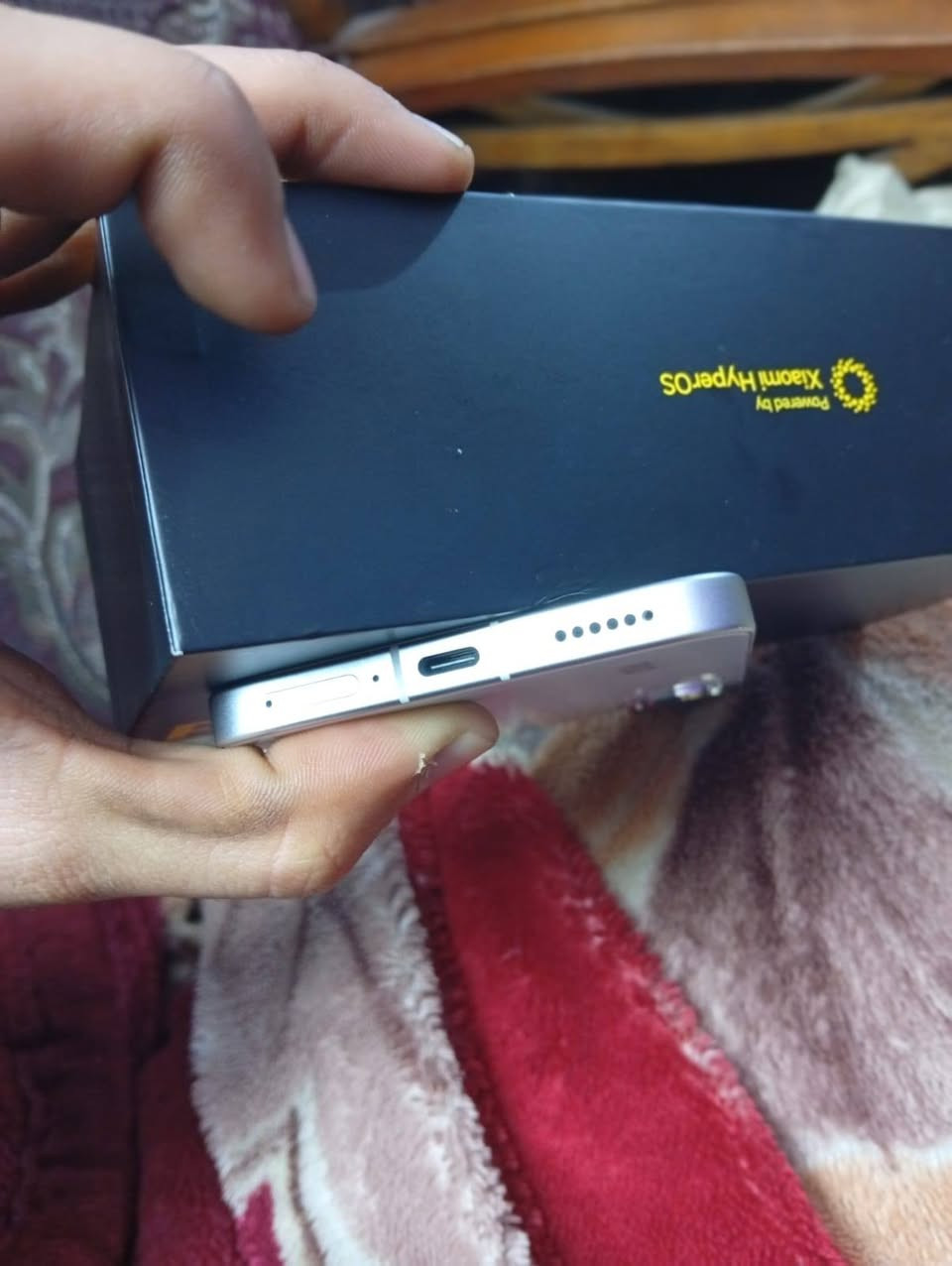 بوكو اف 7 ذاكرة 256/12

نضافة 100%كامل ملحقاتة الأصلية 

العملاق يشغل 120 فريم بوبجي 

السعر 350الف مكاني بغداد
***********
