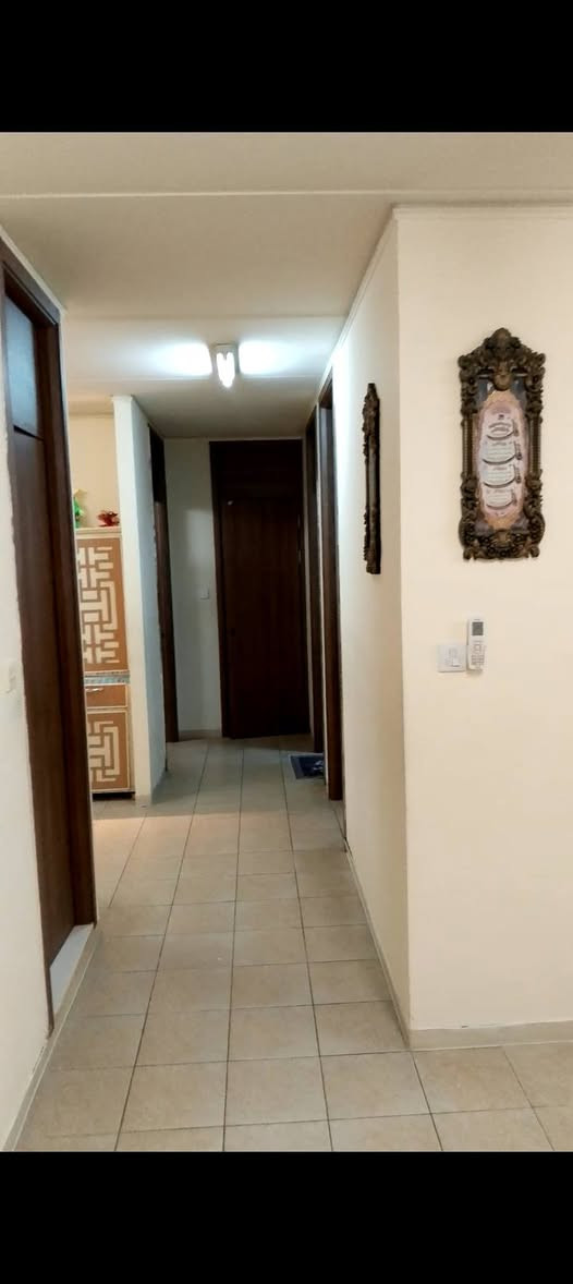شقه 100م طابق6 مجمع b2 واصل 43 مطلوبه 6اشهر تباع مؤثثه اثاث كامل مصبوغ جديد القصد الشهري 410 على النضام القديم مصفره ماء كهرباء جبايه فيديو خاص للشقه ***********واتساب
