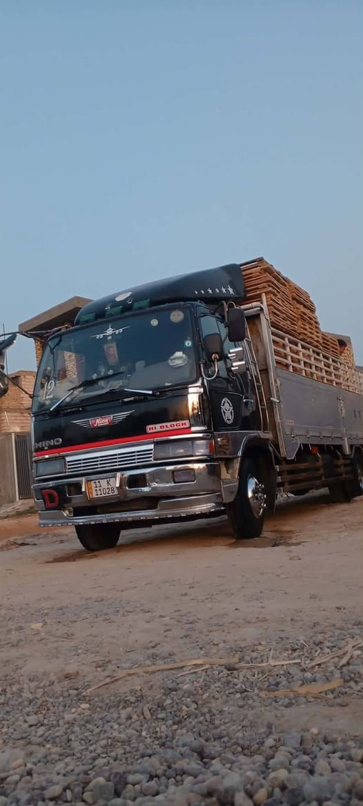 هينو طيره محرك 80خط عادي سته وربع بلاديه موديل 91 بسمي رقم نكليزي بغداد الموشراي لا يضل عيلق تعليق سلبي سياره جديد ربع ماذب عليه لا تنقيص ولا تبخير مجموعه انكر دواخله كله جديده كهربائيات شغاله كله بيعلك كفاله عامه عنوان سياره حله مركز المدينه رقم الهاتف ***********لاطب خاص مارد
