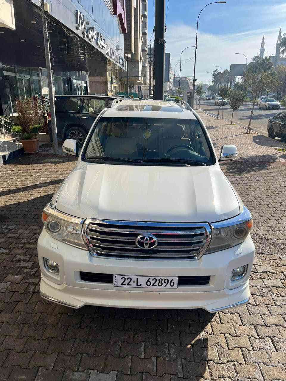 لاندكروزر موديل ٢٠١٣
محرك v8 ( مەکینە v8 پستن)
مواصفات G.X.R 
ماشي 250الف كيلو( رویشتیا
 
مواصفات 

-بصمة ( بەسمە)
-كاميرا امامية و كاميرة خلفية و جانبية ( کامیرا پێش و پشت)
حساس امامي و خلفي ( حەساس پێش و پشت)
بخاخ امامي(بەخاخی لایتی پێشەوە) 
لايت زينون 
کشن كهربائي ٣ حركات 
٢ ايرباك 
بانورامة 
تشغيل عن بعد 
ثلاجة داخلية 
تحديد سرعة 
مانع تزحلق 

 -٢ اماكن pdr و ٢ اماكن بارد ( دوو جێ ساردە کوت و دوو جێ pdr)

سنوية و هزه جديد و رقم اربيل  

مجال قليل 
اتصال على الارقام ٠
***********
***********

مكان اربيل ( هەولێر) أربيل, العراق
