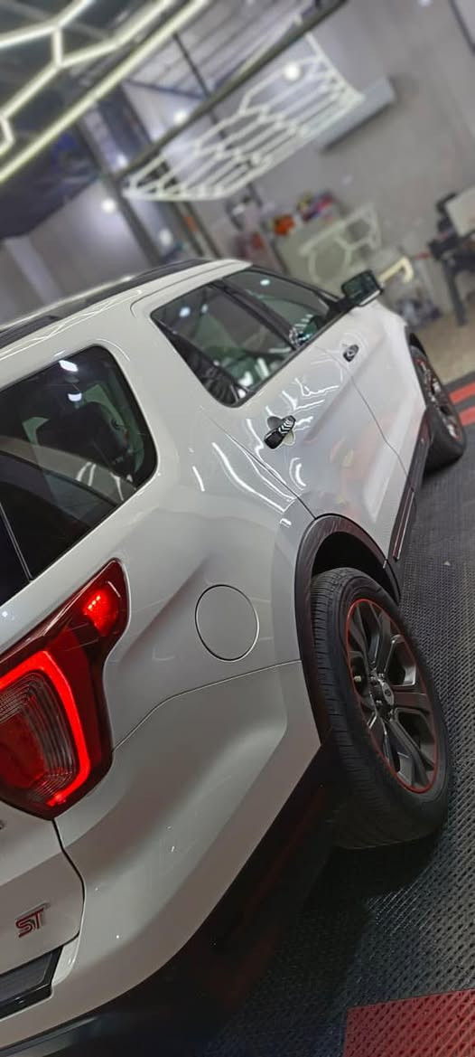 السلام عليكم
Ford Explorer 2018 Sport 
7 راكب 
محرك 6 سلندر حجم 3.5
Twin turbo 🚀
بصمة ابواب و بصمة تشغيل
رادار امامي 
رادار توقف ذاتي 
مرايات قلاب 
كشنات جلد تدفية  وتبريد
كشنات الخلفية كهربايي
ستيرين هيتر
تحكم ستيرين فول  
صندوق شفط وجلاق
مرايات جوانب هيتر
شاشة حجم كبير  ماركة سوني
حساسات خلفية وامامي اصل 
اشاير بالمرايا الجانبية 
لايتات امامي عدسة مع بلوجكتر دعامية
كشنات الامامية فول كهرباء مع ذاكرة لكشن السائق
كود خارجي للقفل على باب السائق
سكليتر كهربائي مع تحكم ستيرن بالجهتين
سستم صوت SONY متكامل مع 8 سماعات داخلية 
تبريد ثلاث قطع امامي وسط خلفي
منافذ AUX, مع اربعة منافذ USB  مع تقنية ربط جهاز ستلايت على السيارة مع منفذ رام ذاكرة ورام خرائط GPS مع منفذ كهرباء 110فولت 
الاضائة الداخلية 12 لون 
نظام الاوامر الصوتي اثناء القيادة 

سياره فول للاخير وجديده
السيارة كلين تايتل
ماشية 87000 mile
السيارة  تحويل بنفس اليوم 
سنوي و رقم كلها جديد 
بعد بيها مواصفات..
بغداد
السعر الاتصال على الرقم 
***********
