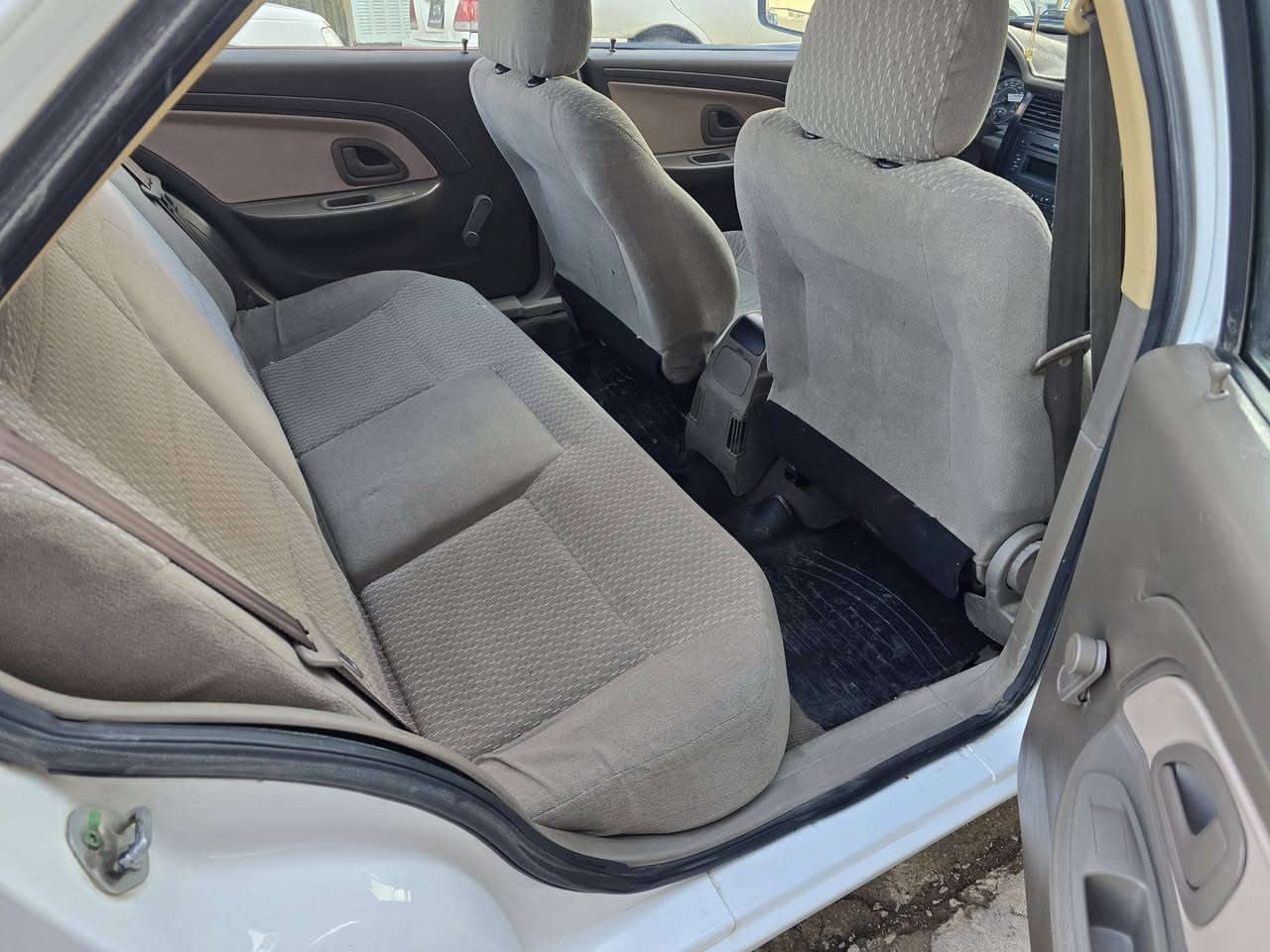 بیجۆ 405
مۆدێل 2017

تەنها45هەزار ڕۆشتووە

دووجام کارەباو ئێرباگ

سەیارەکە لەسەر دەقی خۆیەتی
سەنەوی تا2029تازەیە
هیچ مەسروفێکی تێدانیە

چەمەلەغی لای سەکن پەڵەیەک بۆیاخی هەیە بێ زەڕبەو دەعم

گشت گیانی بەشەرت
سەنەوی و تەحویل و غەرامە بەشەرت
چوار تایەی تازە

تەبریت و کارەبای بەشەرت
تەقەوڕەقە بەشەرت

تەنها فرۆشتن

***********
ڤایبەر واتسئاپ
