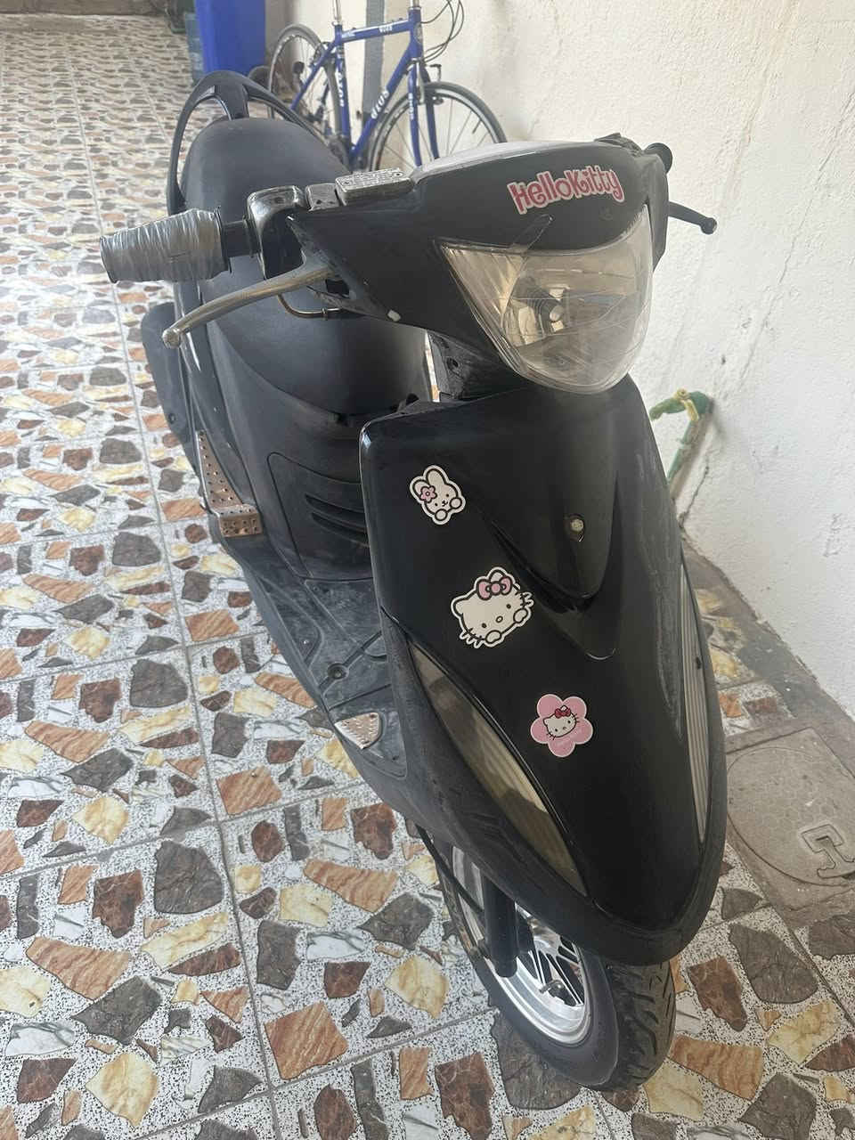 سلام عليكم ماكس عداله كلهه شغاله مكينه 55 بيهه وياله وصلنصه صجميه ودبل خلفي وياهه كلج خلفي رياضي بلادي وقبق بكلايت برتقالي نقصهه كلوبات مال اشاير والامامي محتركات دراجه بلبيت تاخذهه هيه وجادر مالتهه اوراقهه موجوده ب أسمي مكانهه جسر ديالى القديم ***********
