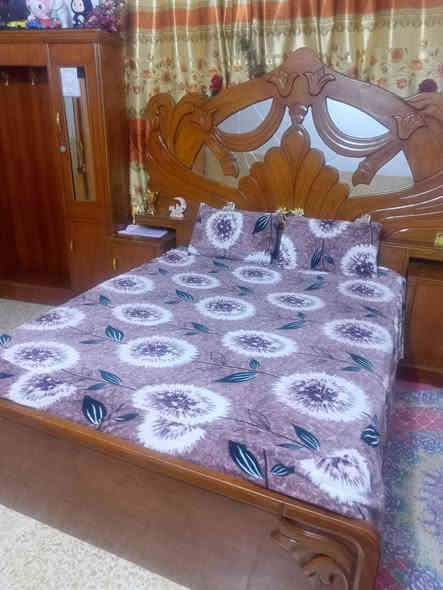 السلام عليكم غرفه اخشاب للبيع اختي الجديده مستعمله السعر 500 مكاني كوفه حلوه رقم تليفون***********
