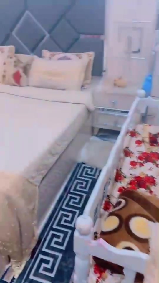 سلام عليكم غرفه تركيه ضخمه للبيع مستخدمه قليل والقران نضيفه بس مستعجله عليه  جديده يشهد الله وعليكم الله لحد يكسر بسعره اخذته بمليون ونص واريده ب900 وبيهه مجال بسيط وهيه تسع قطع والجربايه مخزن


**إذا كنت صاحب هذا الإعلان وتريد حذفه لأي سبب، رجاءا أرسل رسالة إلى الدعم الفني**