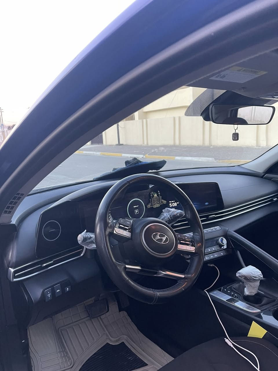 النتر 2023
ماشية 47 
سيارة كفاله عامه عدا لحية داعميه الاماميه
مواصفات
كشنات تدفئه
تخم تاير جديد
سايد بريك دكمه 
كير AT 
مكاني بغداد حي اور

  سعر 162
رقم الهاتف ***********
