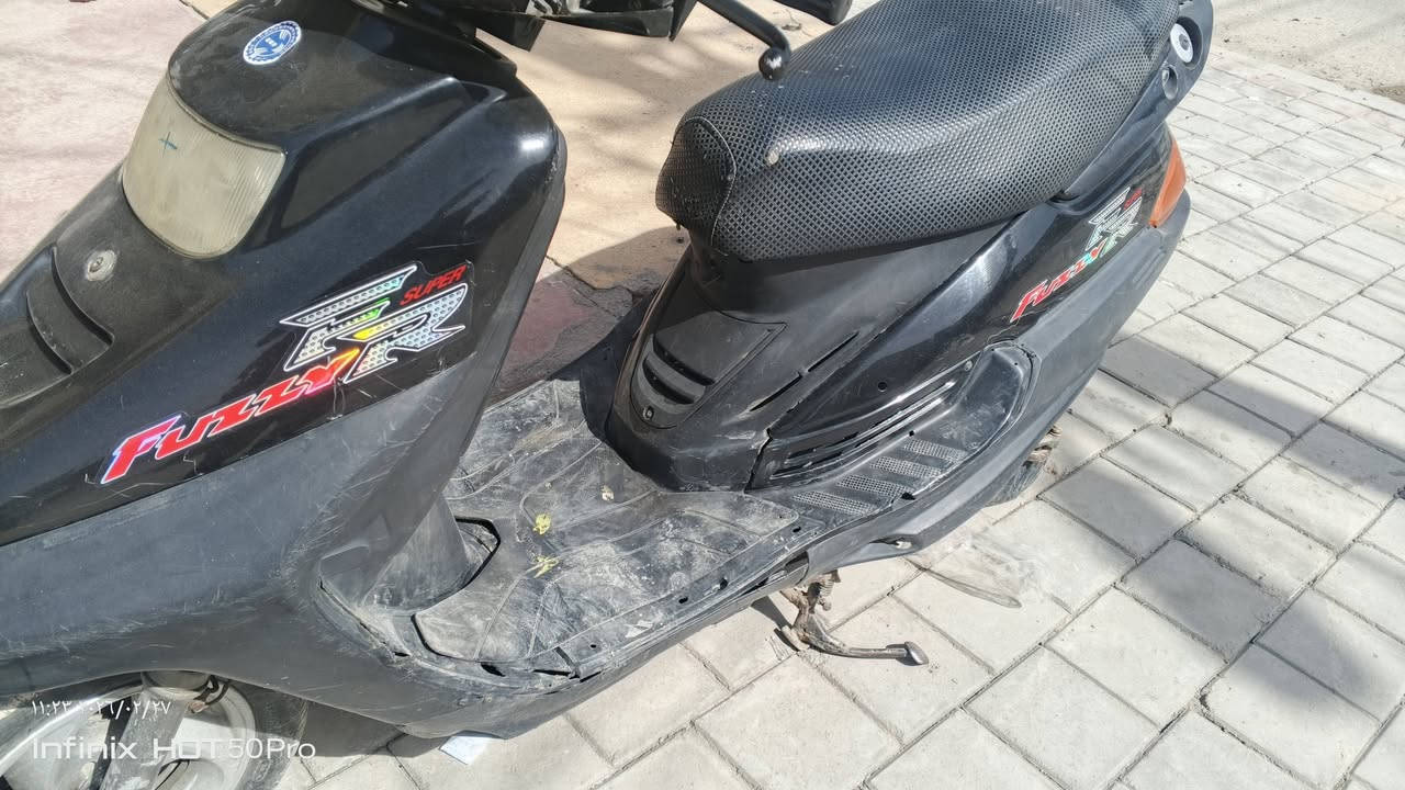 دراجه فضائي مكينه خير من الله نكره سلف بيها نقوصات بسيطه السعر350الف وبيها مجال قليل 
المكان الامين الثانيه غير متواجد ع فيس االاتصال ***********
