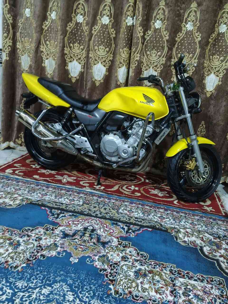 سلام عليكم مو شراي لا تعبني اكو ارخص سيبي فور  نوزل 2010__16ولف صار سبوع من نازله من تيم التميمي رمبه دراجه كفاله عامه ممشأ 33 الف 
سعر 25 ورقه قفل ‏‪***********‬‏
#مكان دراجه واسط العزيزيه
