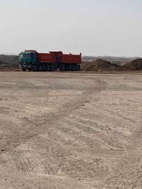 اكتروز قاطره ومقطوره مديل 2003 مكفوله كفاله عامه مربوطه سنويه ورقم جدي...