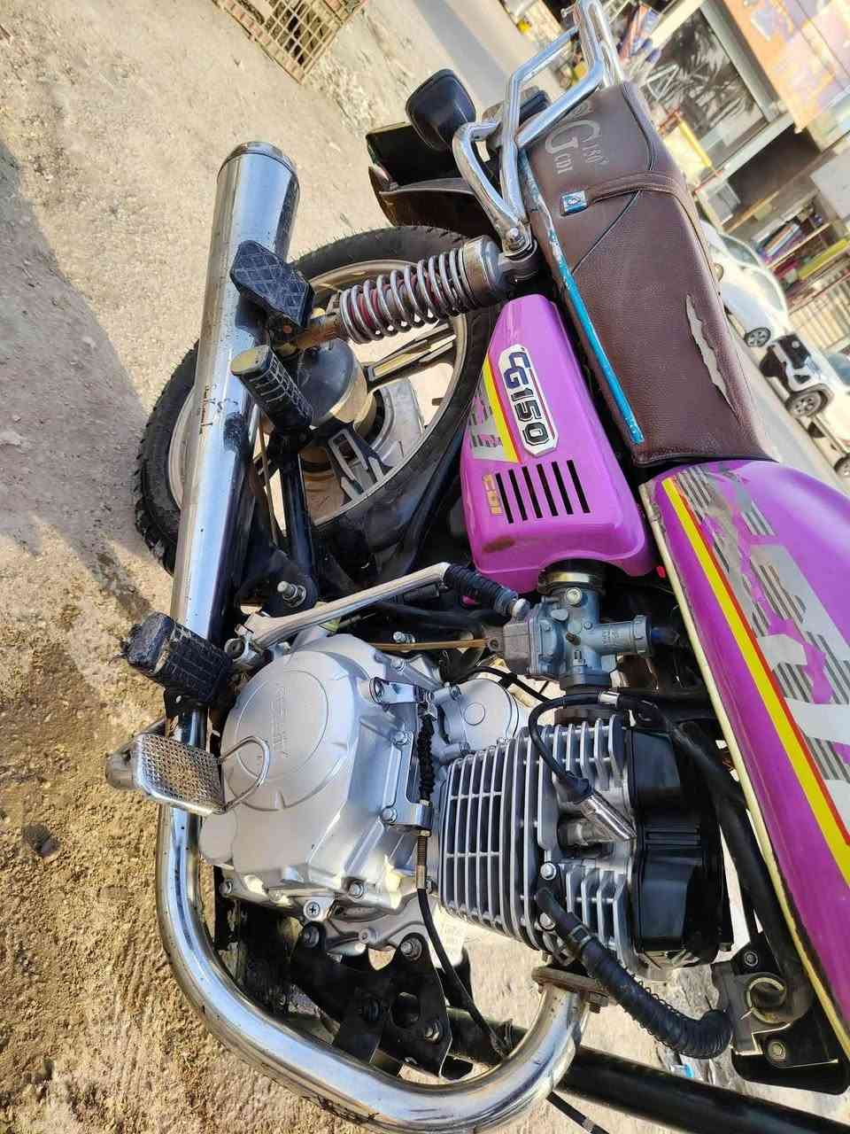 السلام عليكم دراجه سفانه لبيع موديل 24اوراق كامله مكاني بابل جبله السعر 500وبيها مجال رقمي ***********
