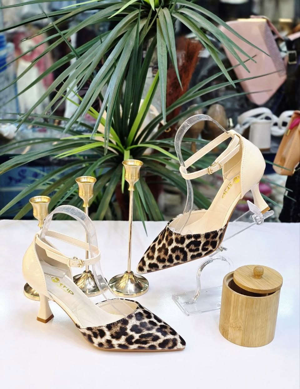 ✨🦋نتهم بأدق التفاصيل👌لتكوني مميزه 🦋✨
كعب ارتفاع 5 سم🦋✨
37-38-39-40-41
مــقــاســات 👆
يـــوجــدتـــوصــــيل جـــمــيــع الـــمــحــافـظـات العراق 🇮🇶 للحجزو الأستـفسار خــــــاص 👉


**إذا كنت صاحب هذا الإعلان وتريد حذفه لأي سبب، رجاءا أرسل رسالة إلى الدعم الفني**