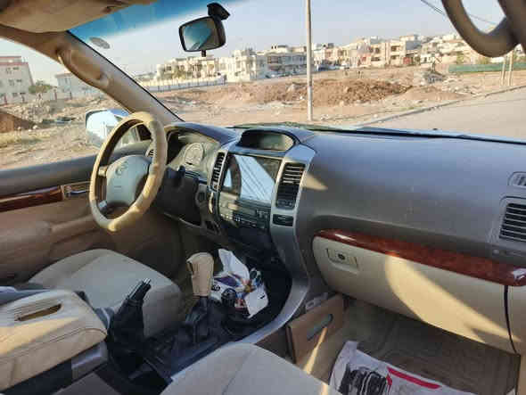 برادو موديل 2006 محرك ٦سلندر غاز وبانزين رقم جديد ٢قطعة صبغ بدون دواخل تحويل وكاله بشرط كير ومحرك بشرط سعر ١٤٥مجال ***********
