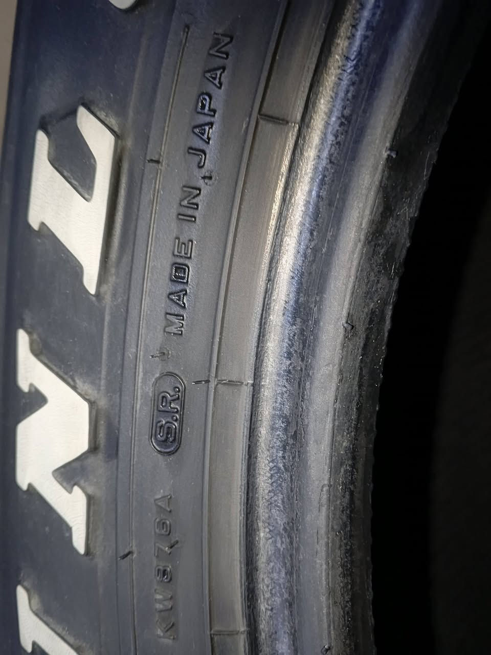 سلام عليكم تخم اطارات للبيع  مستعمل 3 دلوب ياباني 1 نكست دوري 4 نفس القياس السعر 125 وبيهن مجال رقم الهاتف *********** بي واتساب
