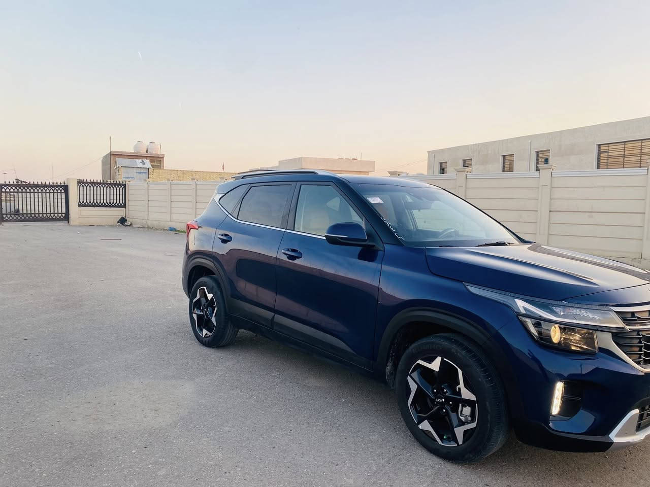 سلام عليكم كيا سليتوس 2025 شكل الجديد موصفات  ماشيه 3 الف فقط الحادث موضح بلصور  مكينه 2000 
موصفات
! بصمه
! سلايت سقف
! كشنات جلد لون مشمشي
! تحكم جهتين
! رادار جانبي 
! شحن واير ليس
!كشنات كهربائي +  تدفئه 
! صندوق كهربائي 
! رادار امامي خلفي
! ويل كب اسود
 !شاشه اندرويد متصله 
!نظام تزحلق
!نظام كاربلي 
!النقاط عمياء
الحادث موضح بلصور فقط   جاملغ بدون دواخل بجم بلادي جاملغ السعر 157 لاستفسار عله الرقم ***********
