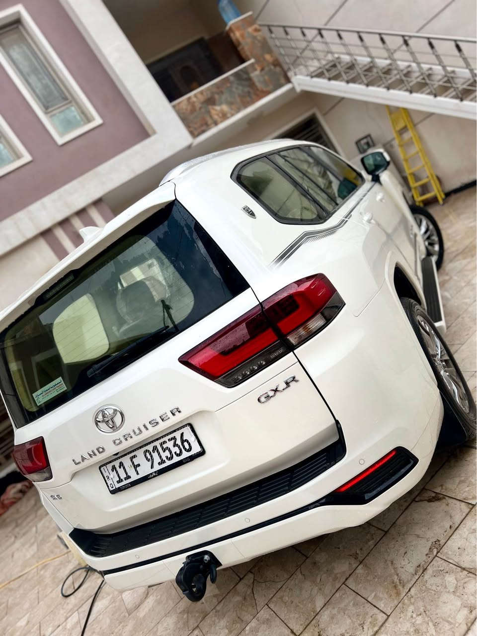 السلام عليكم 

تويوتا لاندكروز موديل 2025 فول مواصفات وكالة ساز باب اول  فئة GXR TSS 

المواصفات:-

محرك V6 سعة 4000 تنفس طبيعي
رادار امامي و رادار خلفي
حساسات اماميه وخلفية
نقاط عمياء
اربع كاميرات
دفع رباعي 4x4
شاحن واير ليس
ثلاجة وسطية
تشغيل عن بعد خمس بصمات
مقاعد جلد كهرباء مع تبريد بالكشن

Toyota Safety Sense (TSS) نظام الأمان
Android Autoو Apple CarPlay + شاشة كبيرة

السعر (74،000$)

مكان السياره زيونة 

الرقم للأستفسار (***********) بغداد, العراق
