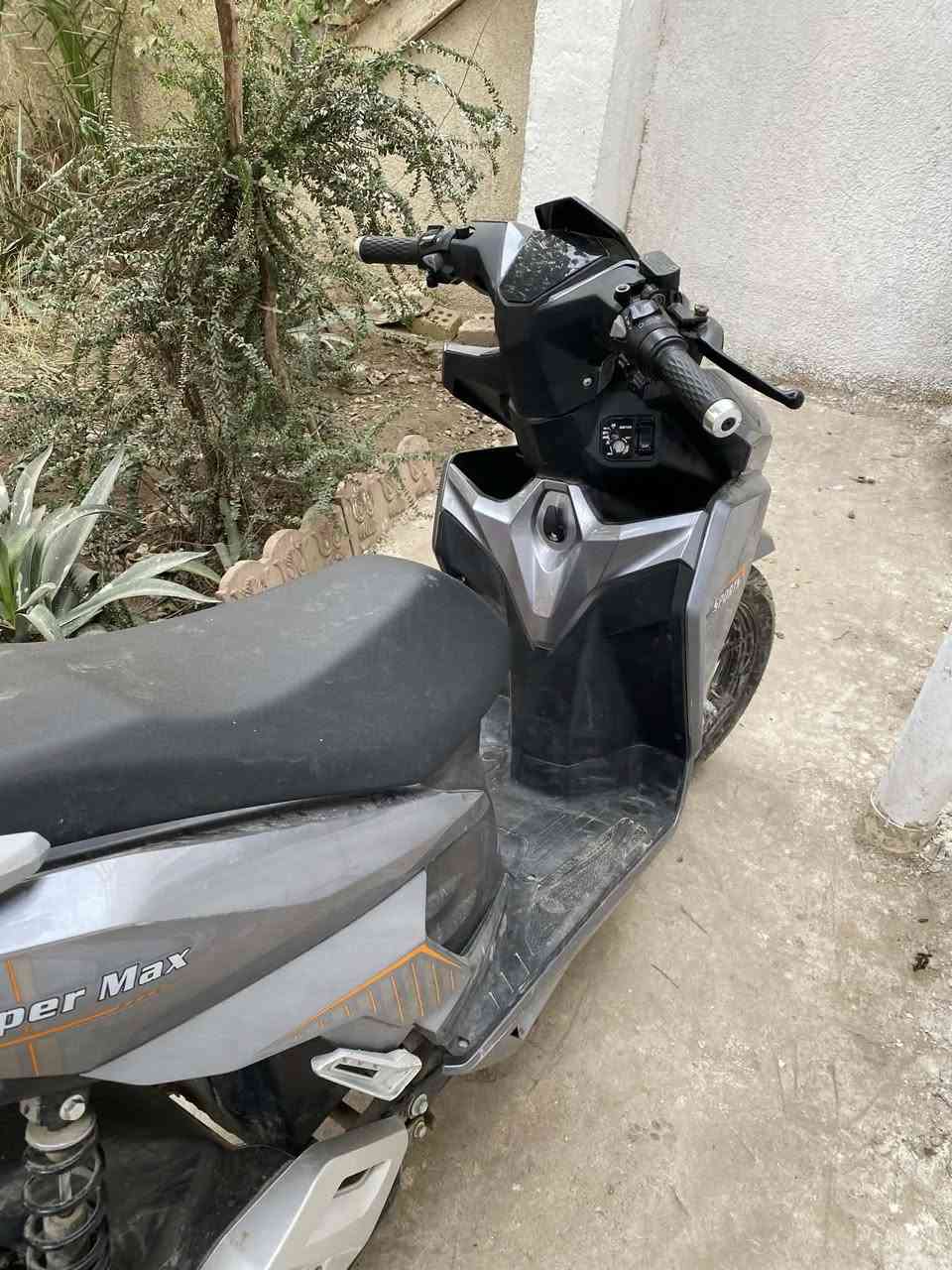 السلام عليكم دراجة شحن للبيع نظيفة مكاني الشعلة جكوك *********** مراسلة
