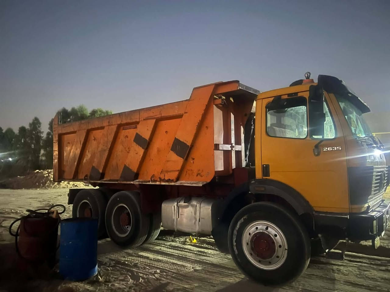 سلام عليكم للبيع البي موديل ٨٣ مجموعه نص بلاديه كير برميل مكينه ٨  سياره بلادي قلاب
هاذ رقم راعيه اني مكلف بل نشر اي تفاصيل بس اتصل 

 ***********
