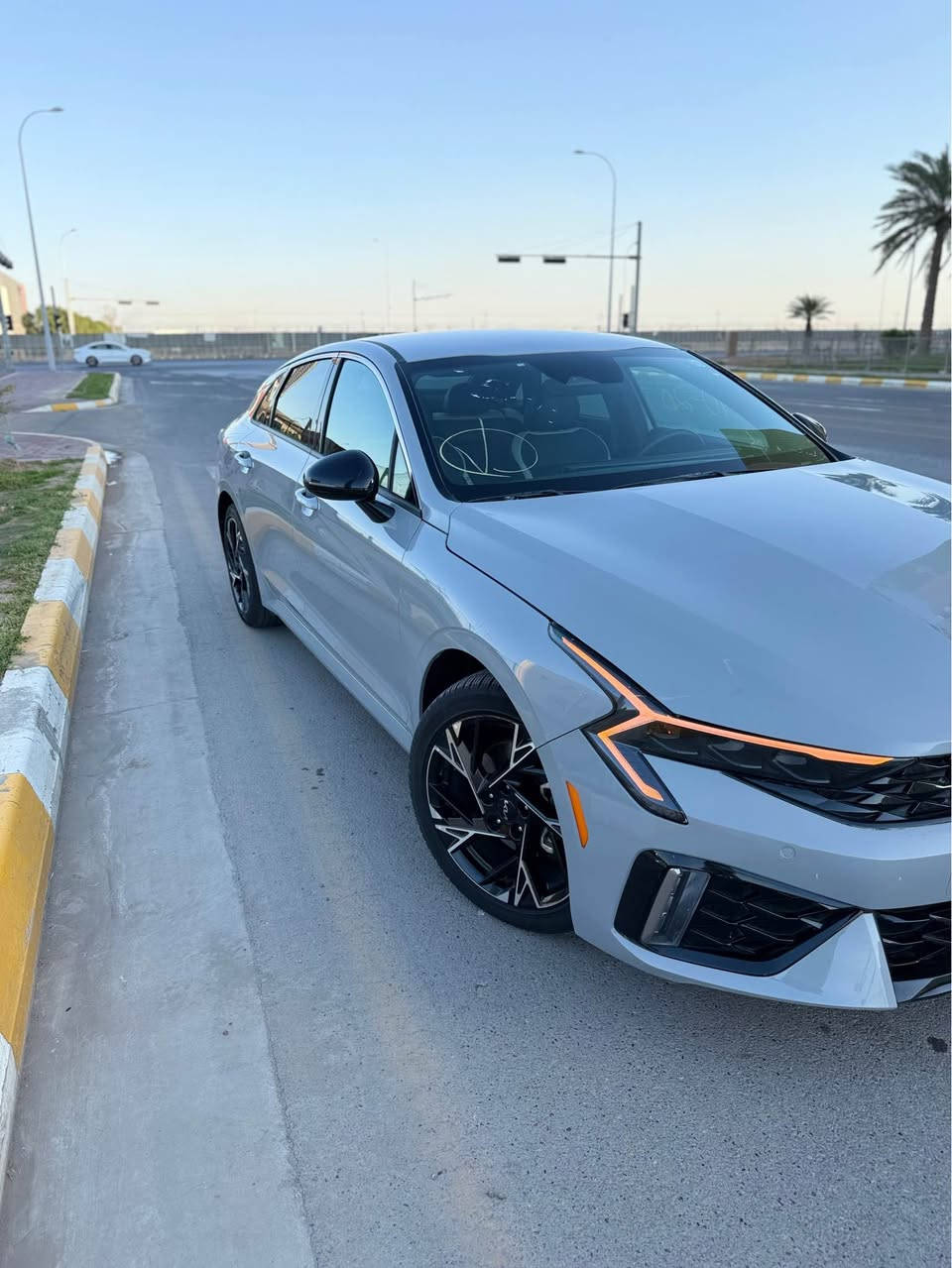 Kia K5 -Gt Line
كي فايف جيتي لاين 2025 بغداد بسمي                                      ماشيه 11مايل
تشغيل عن بعد
محرك 2500 تنفس طبيعي 
رادارات امامية وخلفية وجانبية
دخول ذكي
كروس مثبت سرعة 
شاشة كبيرة 
شحن لاسلكي 
هند بريك كهربائي 
بصمة
اشاير بلمري 
كامرة دواره
4 انضمة قيادة 
اوتو هولد 
ترحيب بل اليدات
كشنات كهرباء
وارد أمريكي حادثه موضح خفيف بدون ايرباك ربع بنيد صبغ والمصطره مال الصندوق صبغ فقط ليبل واحد
للتواصل ***********
مكاني بغداد زيونه 
السعر 198$$$$$ بغداد, العراق
