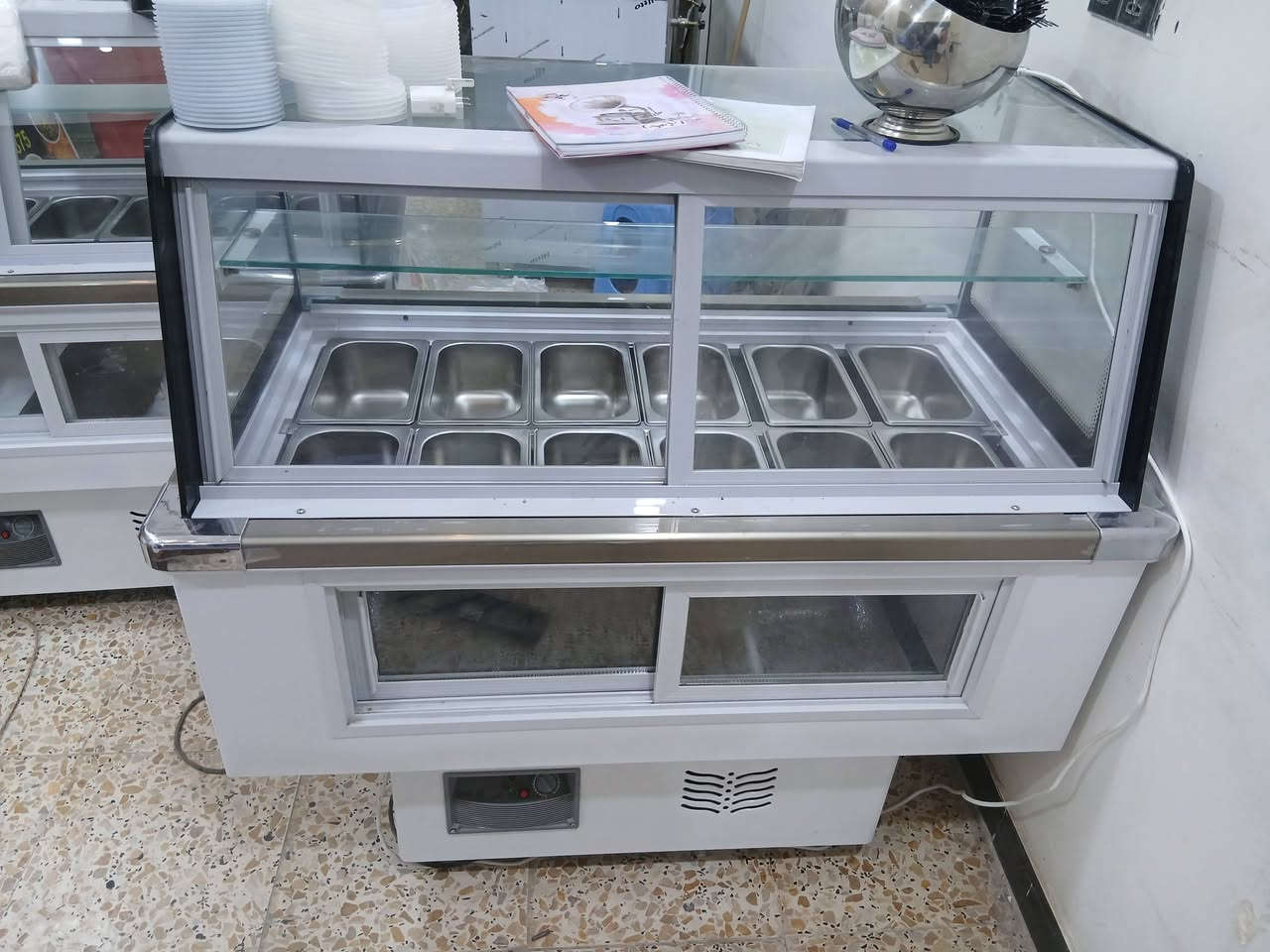 كل في الصور للبيع 
***********
