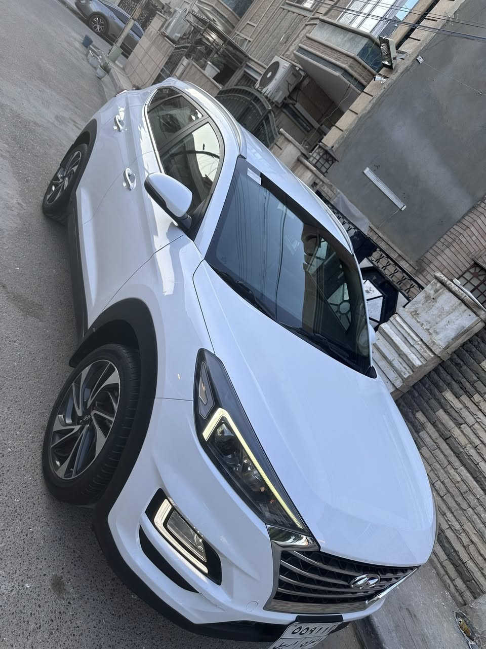 السلام عليكم
توكسان 2019 خليجي محرك 2000 دوش لسيارة رقم أربيل السيارة مكفولة كفالة عامة من عدا رصعتين بسيطات مسحوبات بي بي ار فقط وباقي السيارة كفالة حتى الدعاميات مكفولات والسيارة ماشية 89 
مواصفات السيارة:
بصمة،كشنين كهرباء ،مري شفط،حساس خلفي امامي ،ثلاث تحكمات انظمه قياده،بد لايت لد ولايت لد،وقطعتين تبريد وبعد بيها مواصفات اكثر.
والمكان السيدية
والسعر 180$
وهذا رقمي ‭0790 129 1286‬
