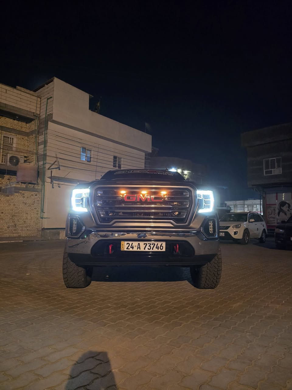 جي ام سي ٢١ مكينه ٦٢٠٠فول فول مواصفات مرفعه ٦انج عليه ترفيعه شركة شيرود دبلات رف كانتري ترفيعه تخبل ويلات دوسات كهرباء فتحه رادار حساس باب خلفي قطعتين سماعات بوس بيه هواي تعديل اكزوز داون بايب كلشي بيه ضربته بنيد ومدكر  مكاني بصره ***********
