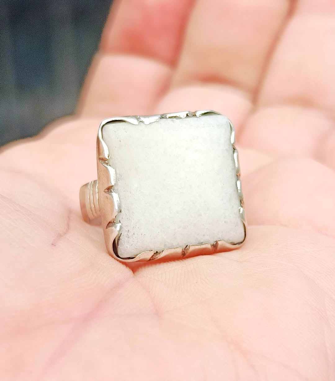 سلام عليــــــكم 🫷🏿👇👇عيــد مبـارك 

تحفه فنيــيه(عطــــف بحري يشف) كصـه حلوة 

صياغه يدويه ثگيله جدا مختومة 925
قيــــــاس الخاتم(22.. 23)

يوجد توصيل بدون مراوس او حجز مكاني سماوه سعـــره مع التوصيل(40)🔒🔒


**إذا كنت صاحب هذا الإعلان وتريد حذفه لأي سبب، رجاءا أرسل رسالة إلى الدعم الفني**