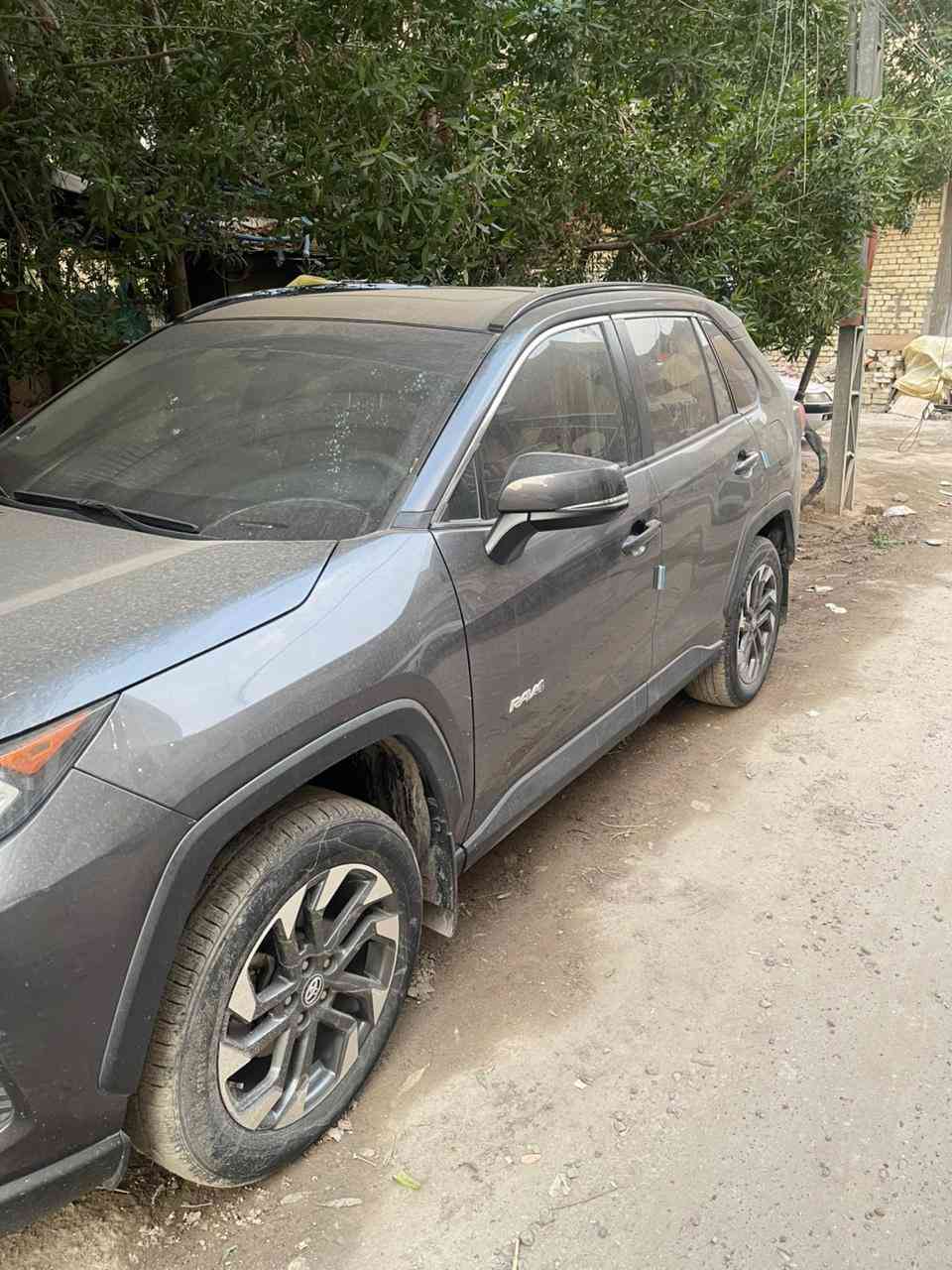 السلام عليكم
راف فور 
موديل 2019 
بيه صبغ باب فقط 
جديده جدا 
فئه xle 
بانزين فقط 
السعر 197 ورقه وبيه مجال بسيط
استفسار اتصال ***********
