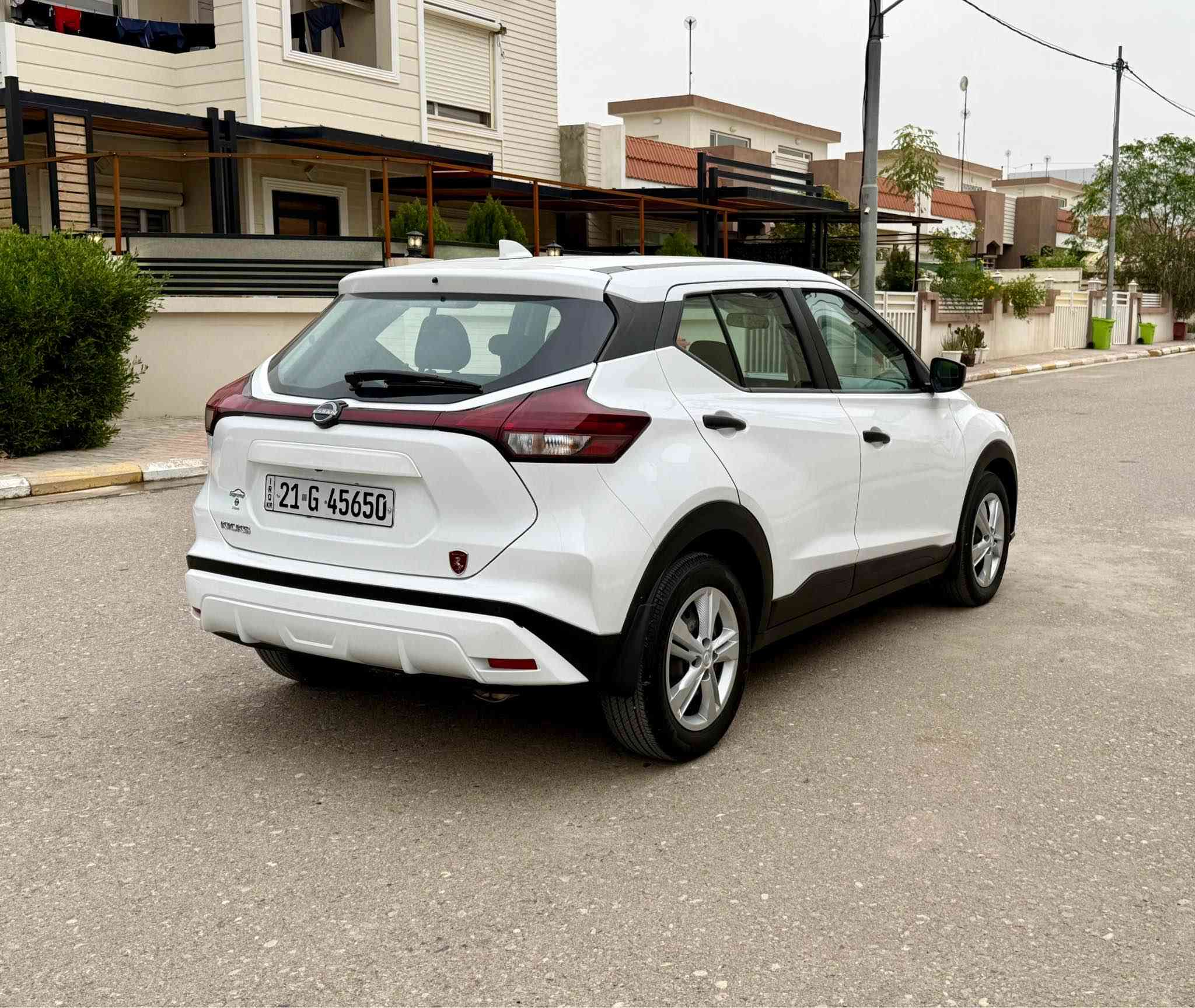 سلام عليكم 
نيسان كيكس موديل 2023
وارد امريكي صبغ بس بونيد بدون دواخل 
صور السونار ويا المنشور 
كير محرك بشرط 
موصفات S معروف 
بصمه رادار + كامرا تحكمات 
بعد بي موصفات 
ماشي 32 الف ميل 
رقم سليمانيه كلشي جديد 
سعر 142 بي مجال 
مكاني ديالى خانقين 
للاستفسار *********** خناقين, ديالى
