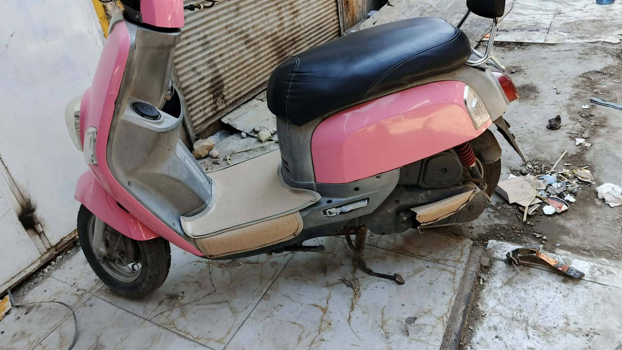 السلام عليكم
بوليس بلاديه للبيع لون مميز ودواخل املح
صارلها شهرين نازله من لرمبه سعرها مليون وبيها مجال متواجد رقم *********** ماتعرف بيهن لاتكسر بسعر💜👍
